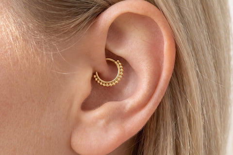 Piercing daith aro