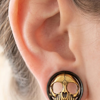 Skull Piercings – selection on linen