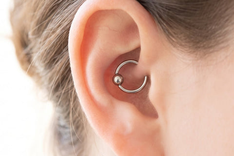 Piercings de Conch de Plata