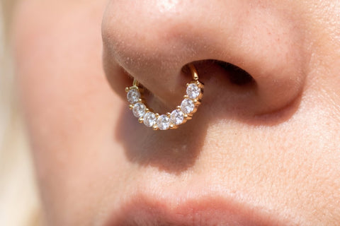 Piercing Septum Dorado
