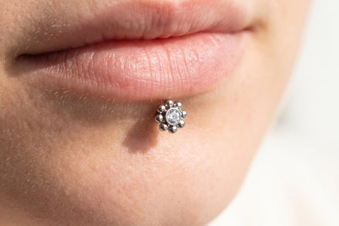 Piercing Labio Flor