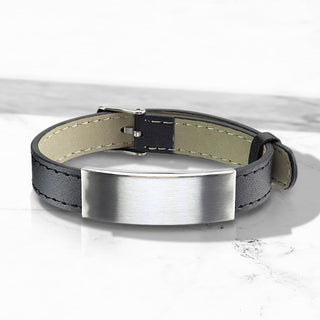 Cinturón negro con placa de plata para grabado