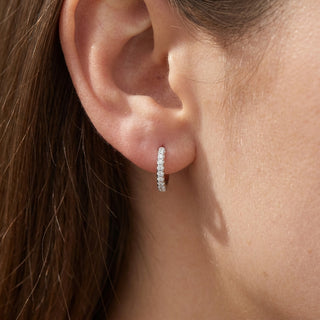 Titanium Earring Crystal Paved Hoop Clicker – getragen