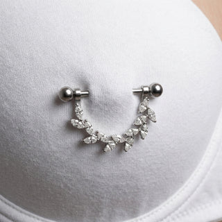 Titanium Nipple Piercing Gemstone Leaf Vine – getragen