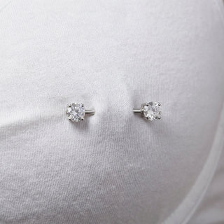 Titanium Nipple Piercing Twin Round Clear Stones Internally Threaded – getragen