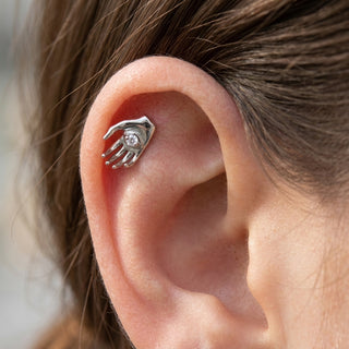 Titanium Top Open Hand With Clear Stone Internally Threaded – getragen